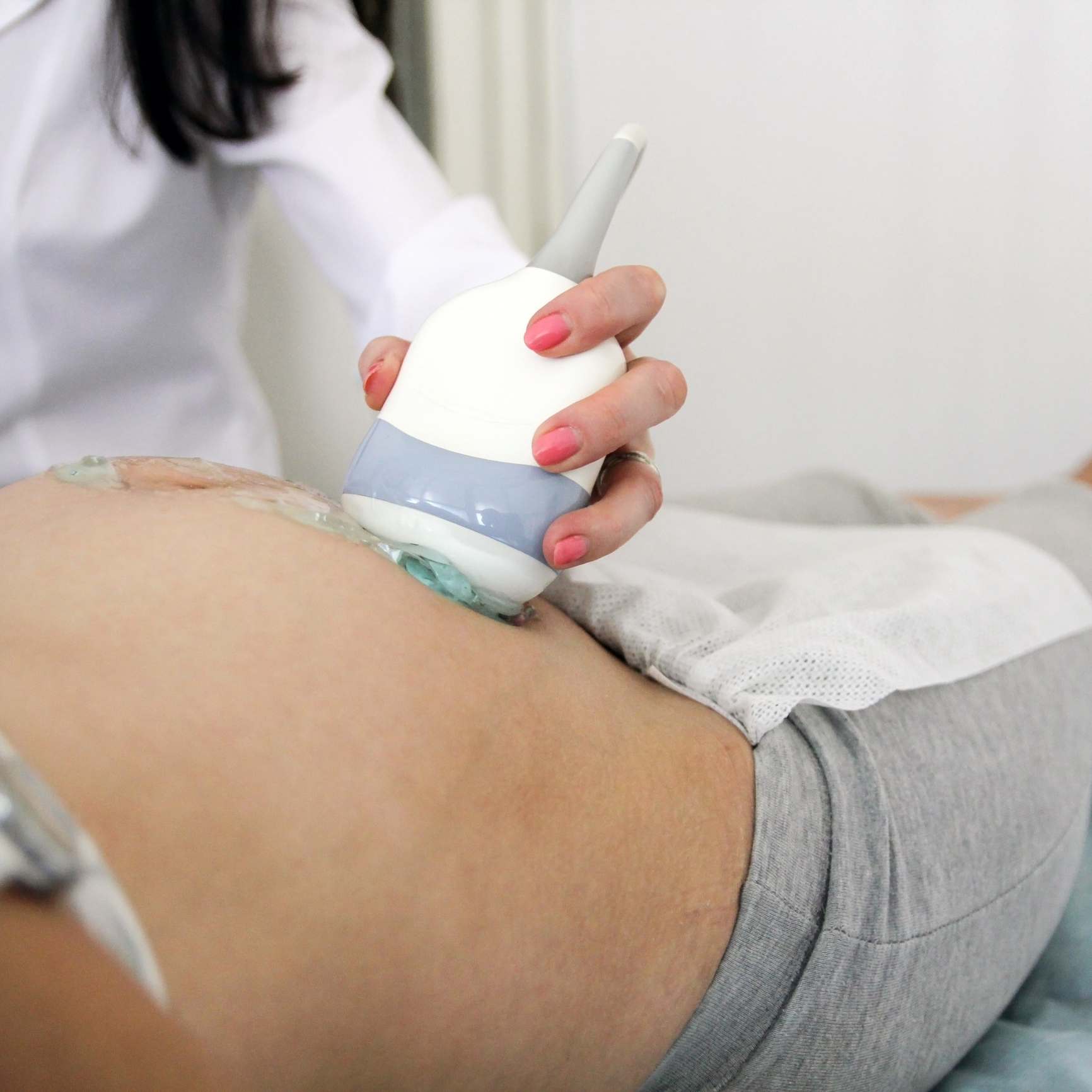 Prenatal checkup with ultrasound device